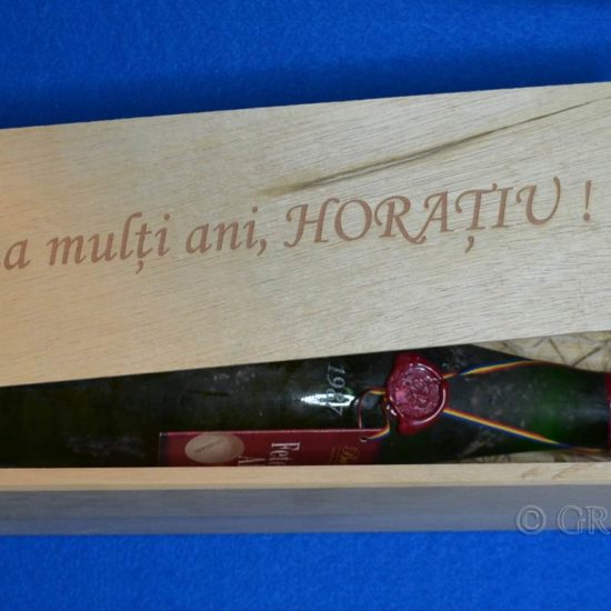cutie de vin de lemn gravata